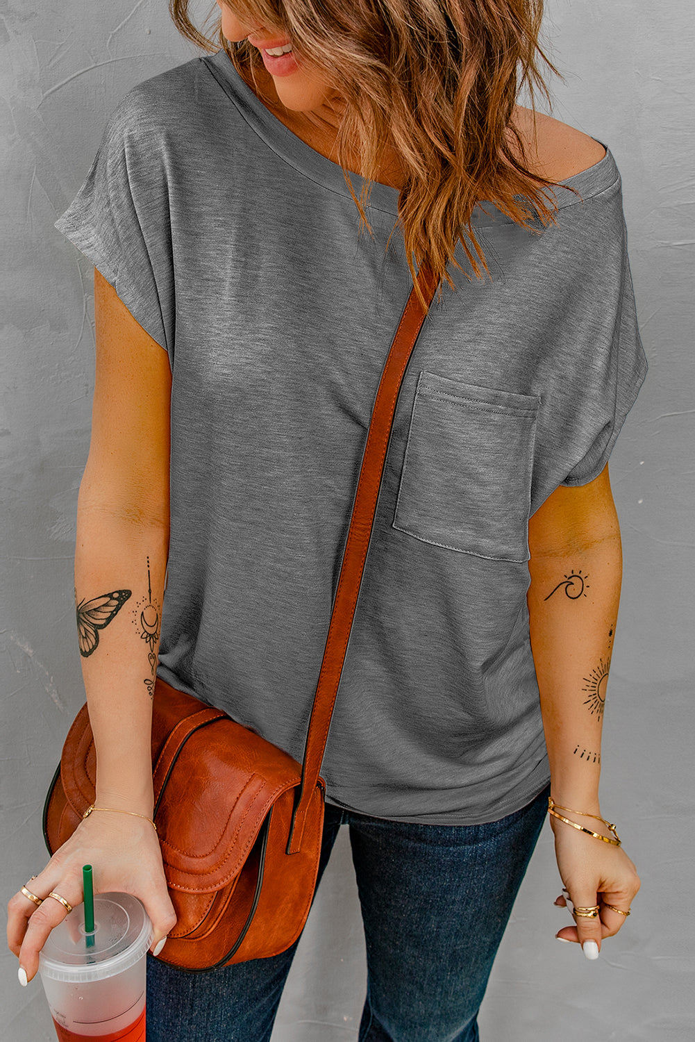 Solid Color Short Sleeve Basic T Shirt with Patch Pocket