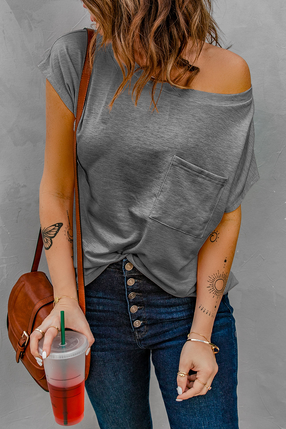 Solid Color Short Sleeve Basic T Shirt with Patch Pocket