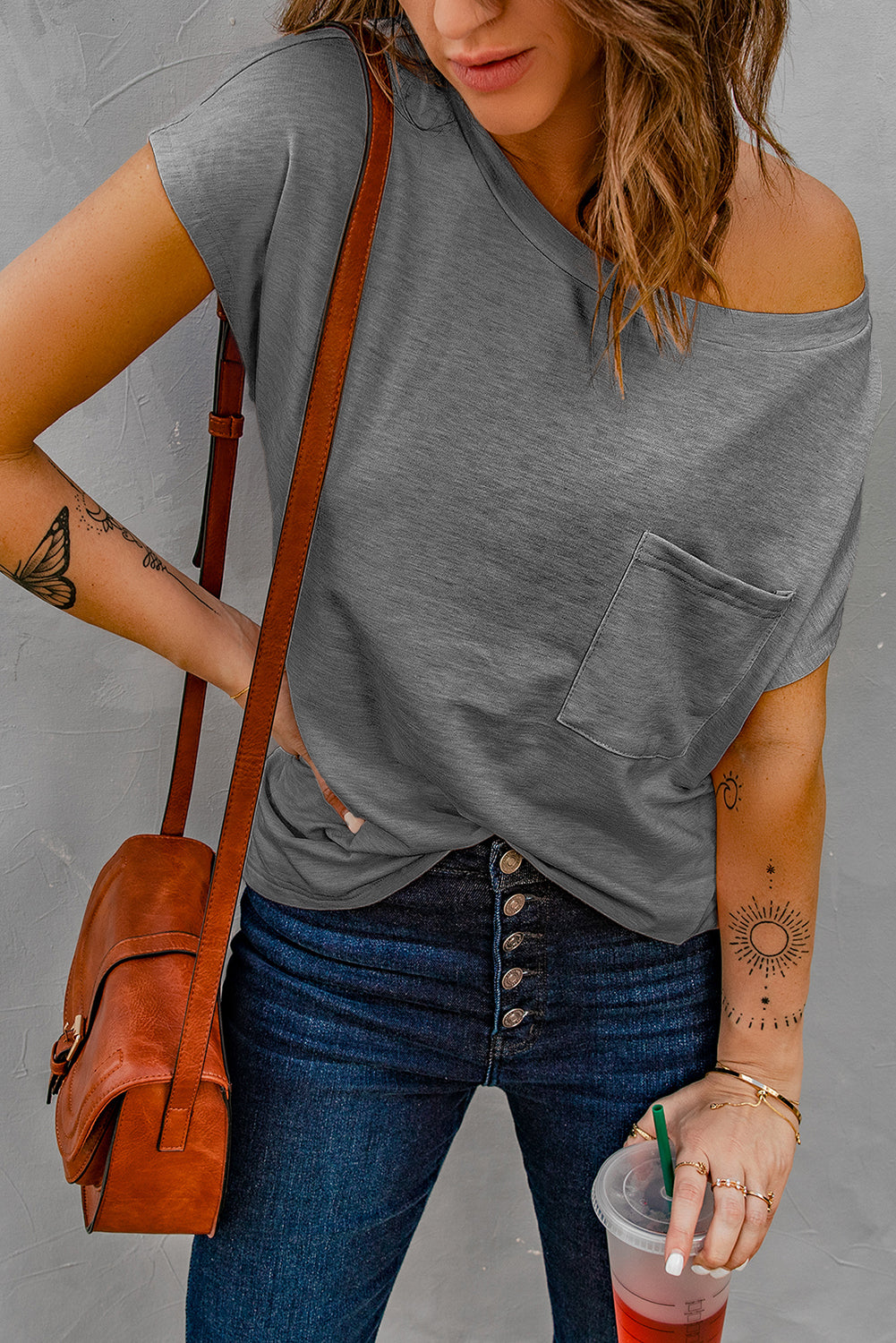 Solid Color Short Sleeve Basic T Shirt with Patch Pocket