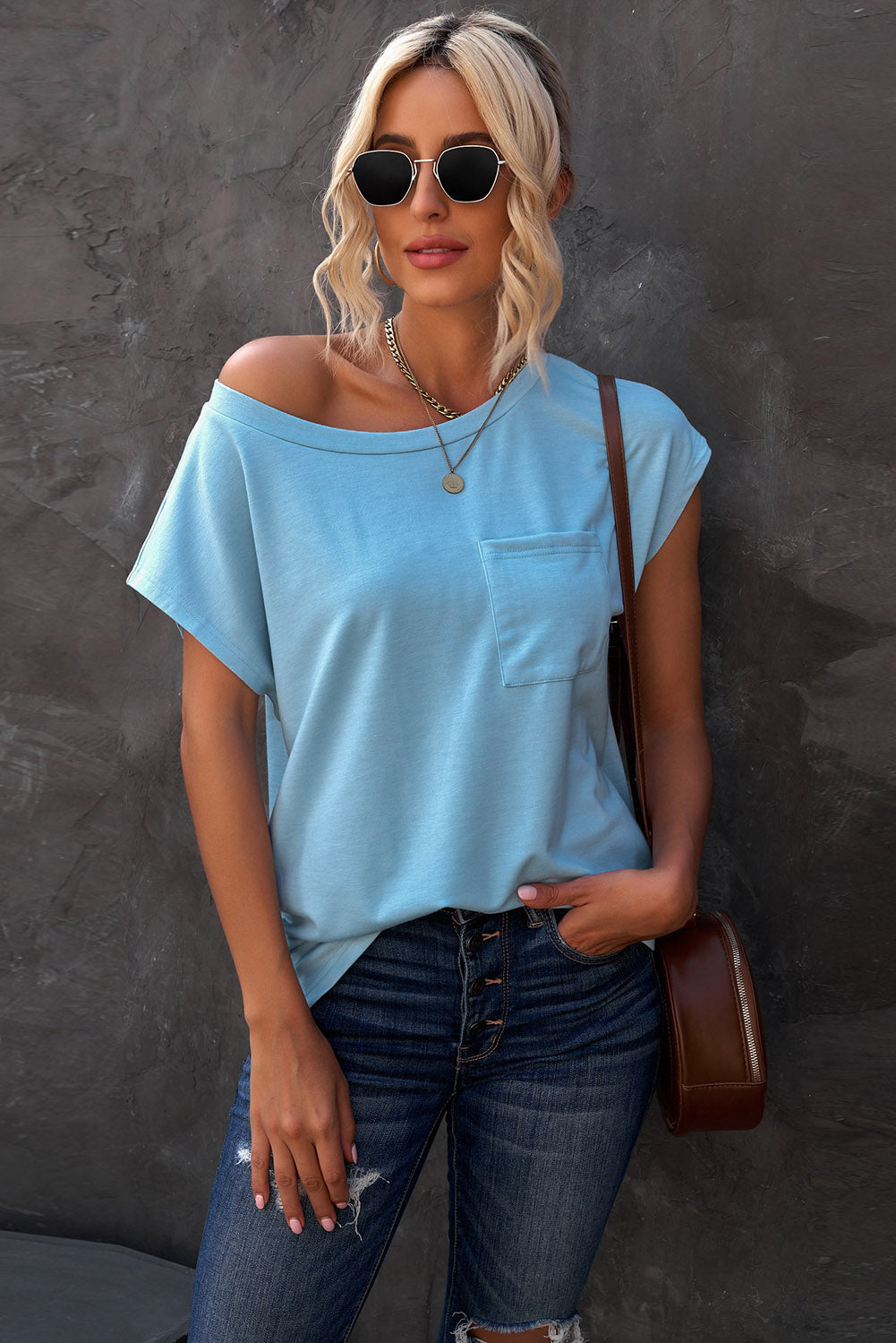 Solid Color Short Sleeve Basic T Shirt with Patch Pocket