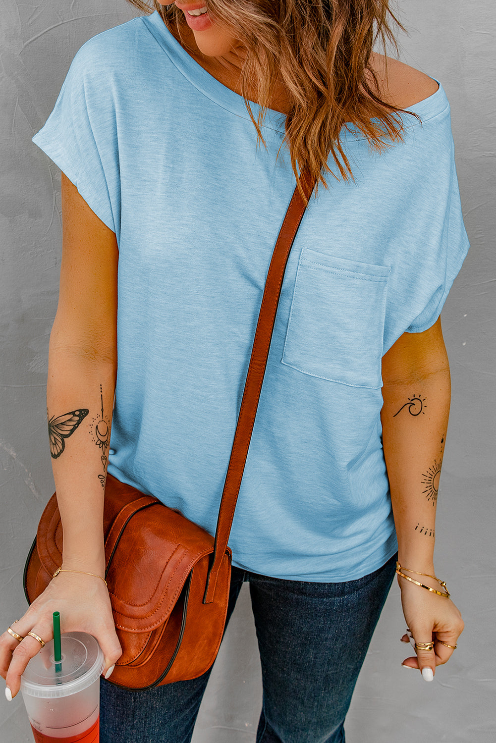 Solid Color Short Sleeve Basic T Shirt with Patch Pocket