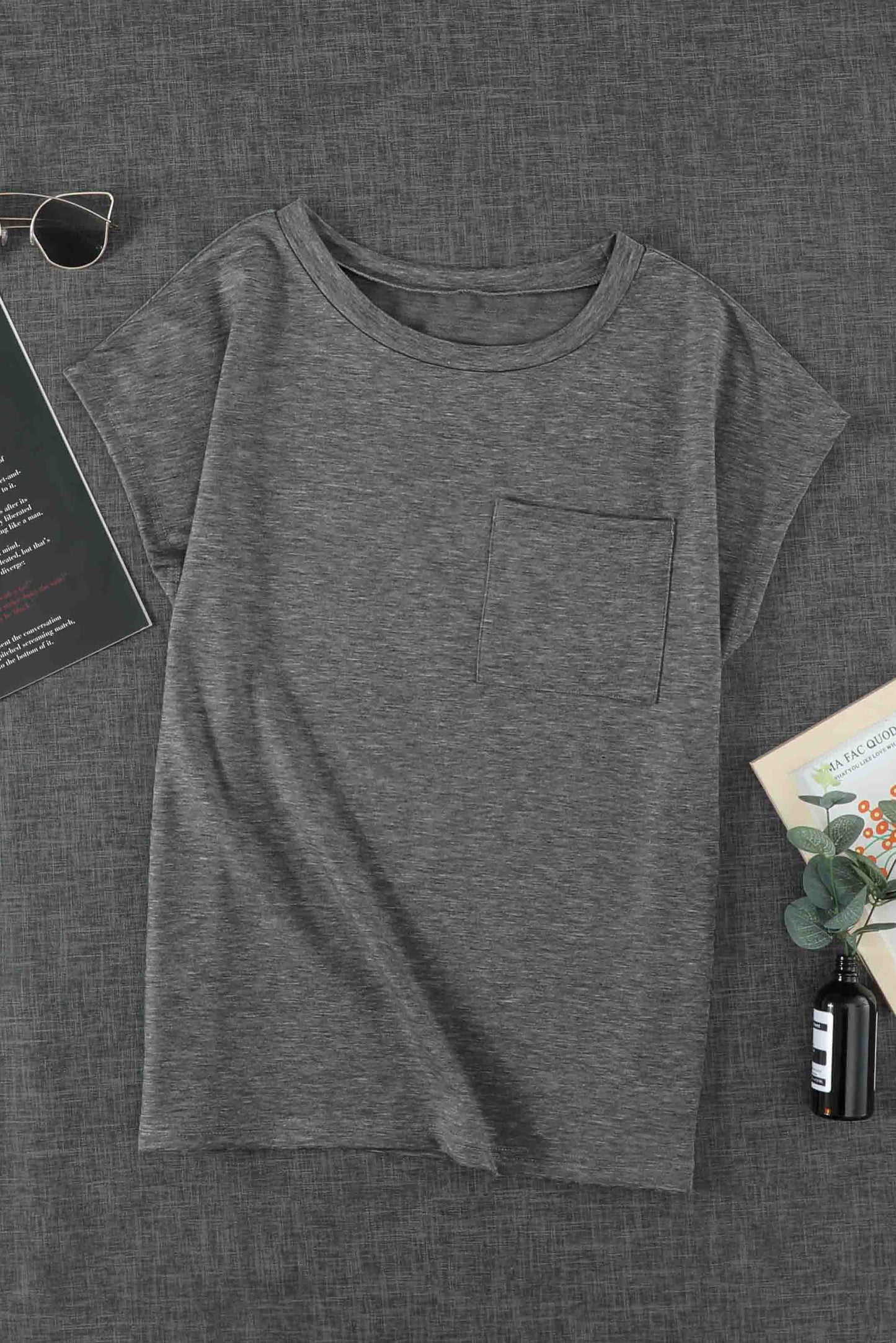 Solid Color Short Sleeve Basic T Shirt with Patch Pocket